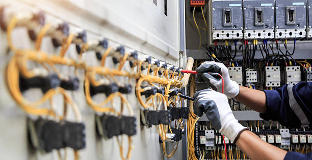 Professional Electrician technician working in Dupo, IL